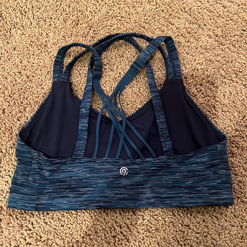 Sports bra bundle- 4 mediums - Picture 3 of 12